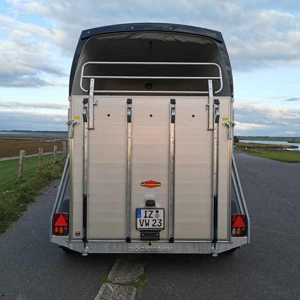 Pferdeanhänger 5